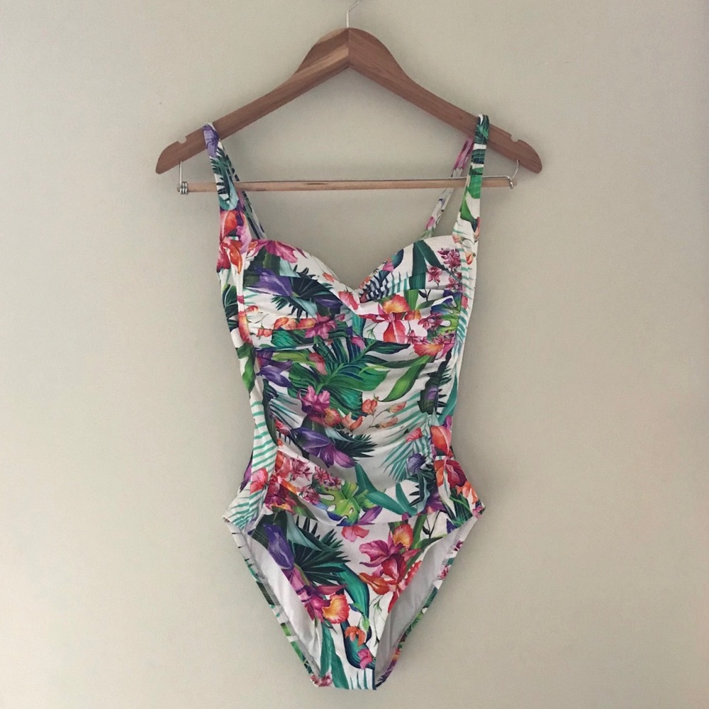 La Blanca Botanical Garden Sweetheart One Piece
